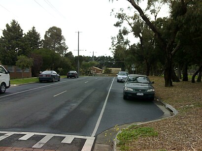 How to get to Oakleigh South with public transport- About the place