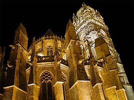 Cathédrale Rodez nuit.jpg