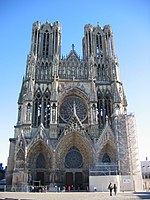 Picture of Notre Dame de Reims showing perspective distortion Cathedral Notre-Dame de Reims, France.jpg