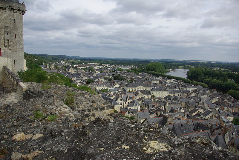 File:Chinon - rive Nord - vers Est.JPG