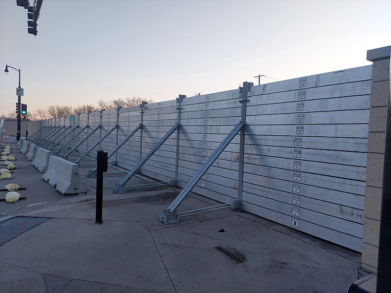 File:Close up of deployable flood walls in Fargo, North Dakota during the 2023 spring flood.jpg