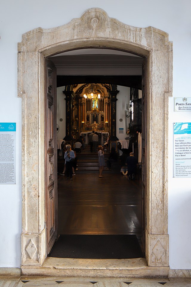Ficheiro:Convento da Penha Vila Velha Capela Portal 2019-3297.jpg