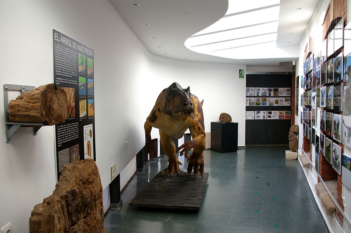 Corpóreo de Allosaurus.jpg