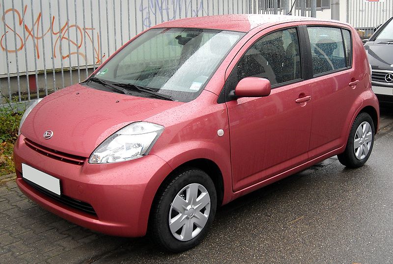 800px-Daihatsu_Sirion_front_20081202.jpg