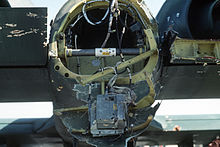 Das von einer 9K310 Igla-1 schwer beschädigte Heck einer A-10A