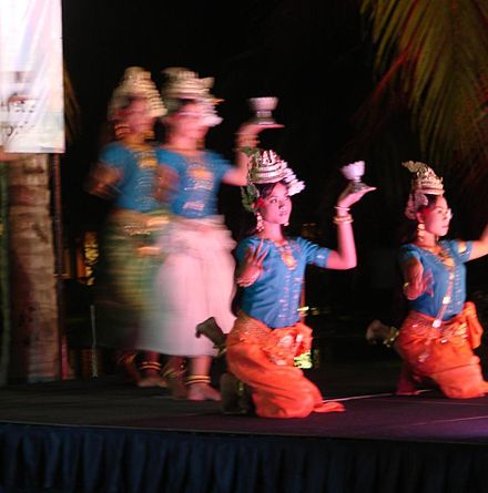 Traditional dances in Nokor Wat