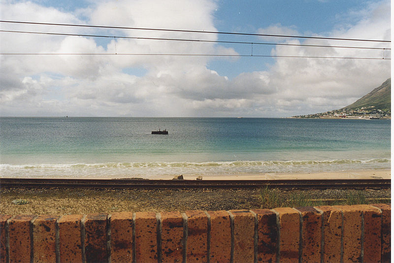 File:Dive site Clan Stuart from the roadside.jpg