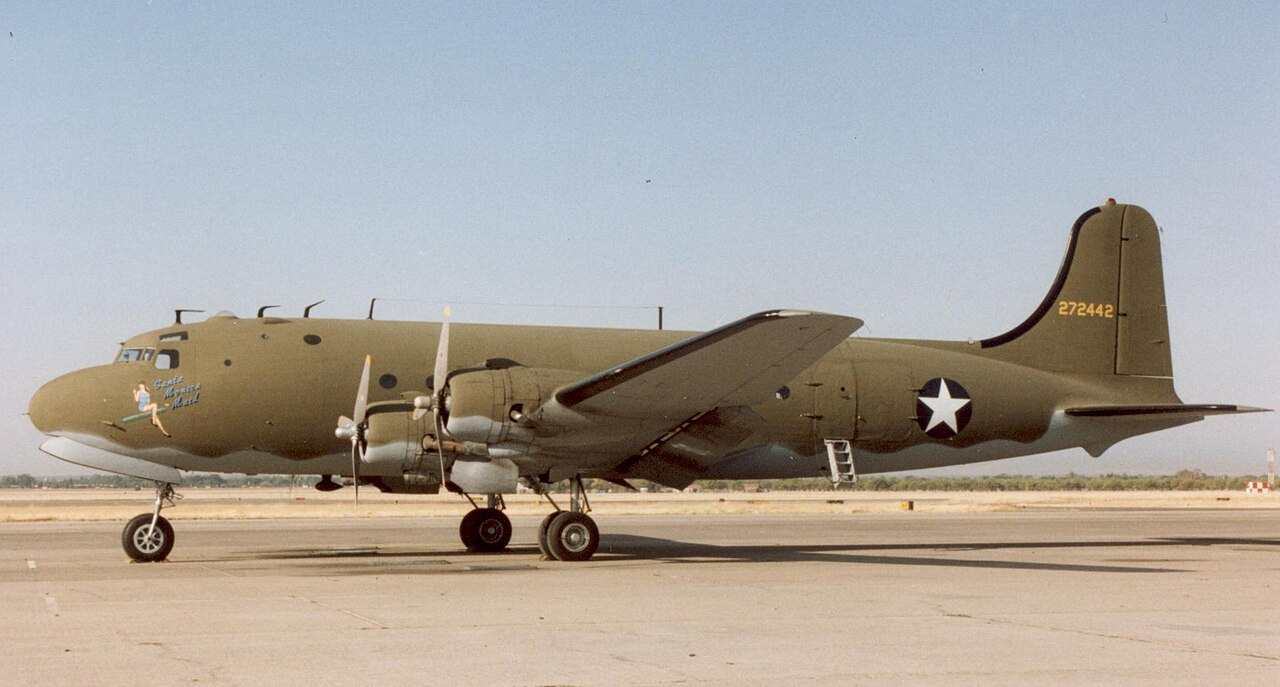 1280px-Douglas_C-54D_USAAF_wartime_markings_Chico_CA_08.10.92.jpg