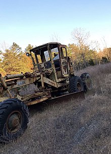 Early 70s Galion Model 118, abandoned in a North Carolina clay mine Early 70s Abandoned Galion Model 118.jpg