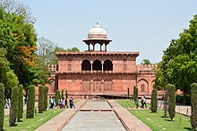 The eastern Naubat-Khana in the Taj Mahal complex Eastern Naubat Khana - Western Facade - Taj Mahal Complex - Agra 2014-05-14 3785.JPG