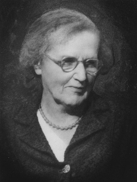 File:Edith Verena Eckhard, c1940.jpg