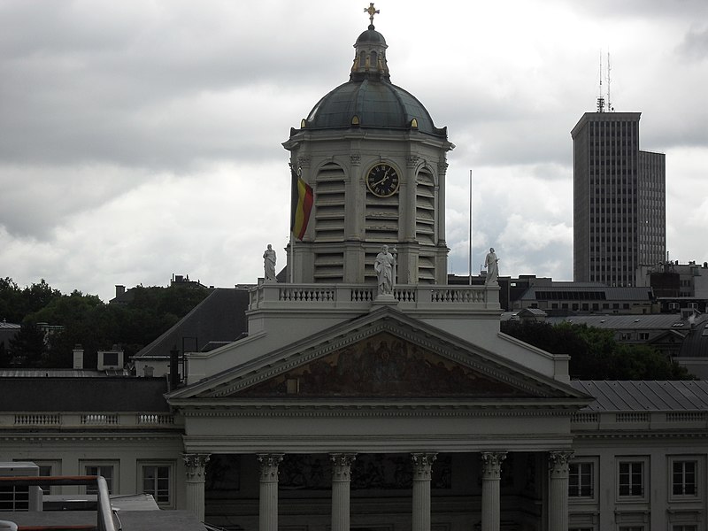 File:Eglise Saint-Jacques-sur-Coudenberg, vue depuis le toit du Mim.JPG