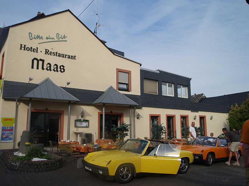 File:Eifel weekend Porsche 914 2009.jpg