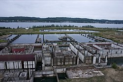 Les vestiges de la centrale électrique inachevée