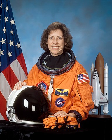 Astronaut Ellen Ochoa, NASA photo (12 February 2002)Source: Wikipedia (spaceflight.nasa.gov killed 25 Feb 2021) 384px-Ellen_Ochoa.jpg