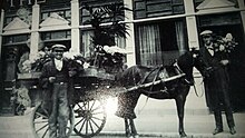 Flower Sellers in Bethnal Green, circa 1930 Flower Hawker London, circa 1930.jpg