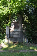 Francoforte, cimitero principale, tomba B 273 Wiesner.JPG
