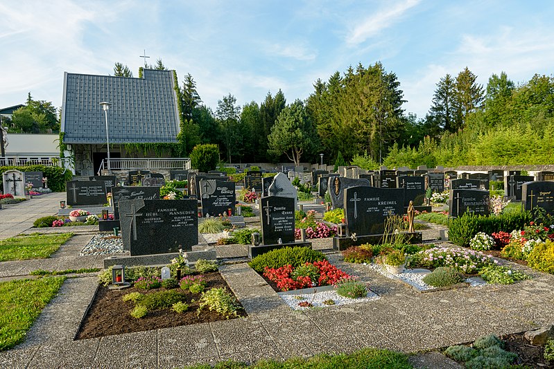 File:Friedhof Prinzersdorf 8539.jpg