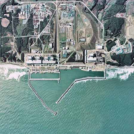 ไฟล์:Fukushima I NPP 1975.jpg