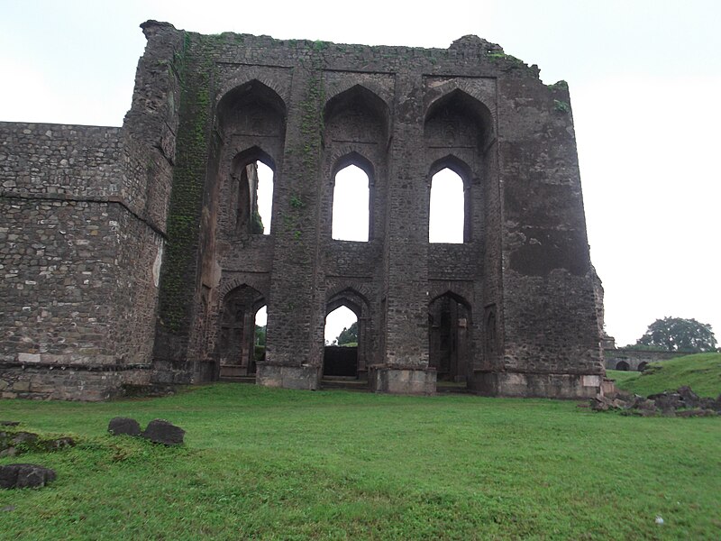 File:Gada Shah's Shop in Mandu 02.jpg