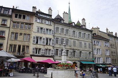 How to get to Place Du Bourg-De-Four with public transit - About the place