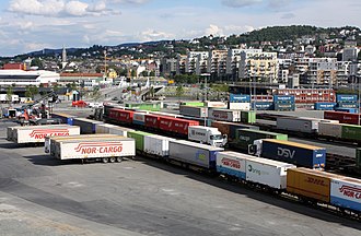 Nor-Cargo containers in Trondheim. Godsterminalen i Trondheim 01.jpg