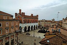 Vedere aeriană a Piazza Cavalli