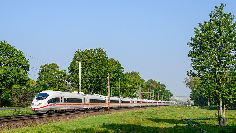 File:Haldern ICE3m 4684-4683 ICE 105 Basel SBB (52054100633).jpg