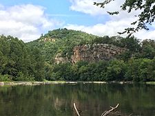 Hanging Rocks Hanging Rocks Wappocomo WV 2014 08 24 04.JPG