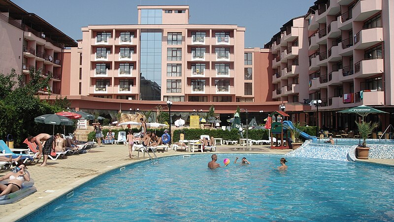 File:Hotel IZOLA Paradise , Słoneczny Brzeg, Gmina Nesebyr, Bułgaria - panoramio.jpg