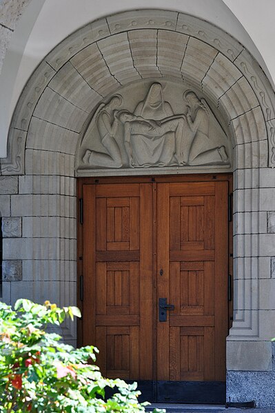 File:Hottingen - Katholische Kirche St. Antonius 2011-08-19 14-30-48 ShiftN.jpg