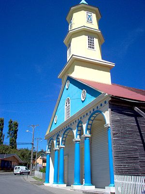 Iglesia de Chonchi.jpg