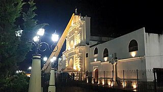 Vista Nocturna del Templo Colonia San Francisco de Asís de Tecpán Guatemala, lugar donde fue fundada la primera capital del reino de Guatemala.