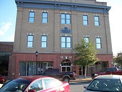 Inverness Masonic Temple dari seluruh Old Utama Street.JPG