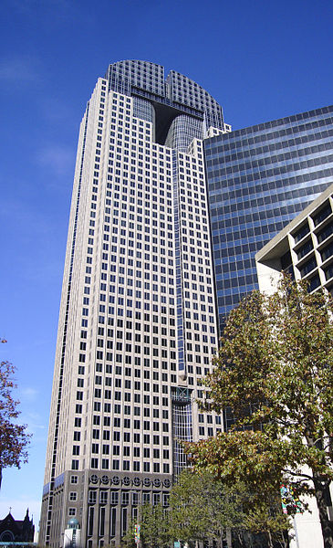 File:JPMorgan Chase Tower1.jpg