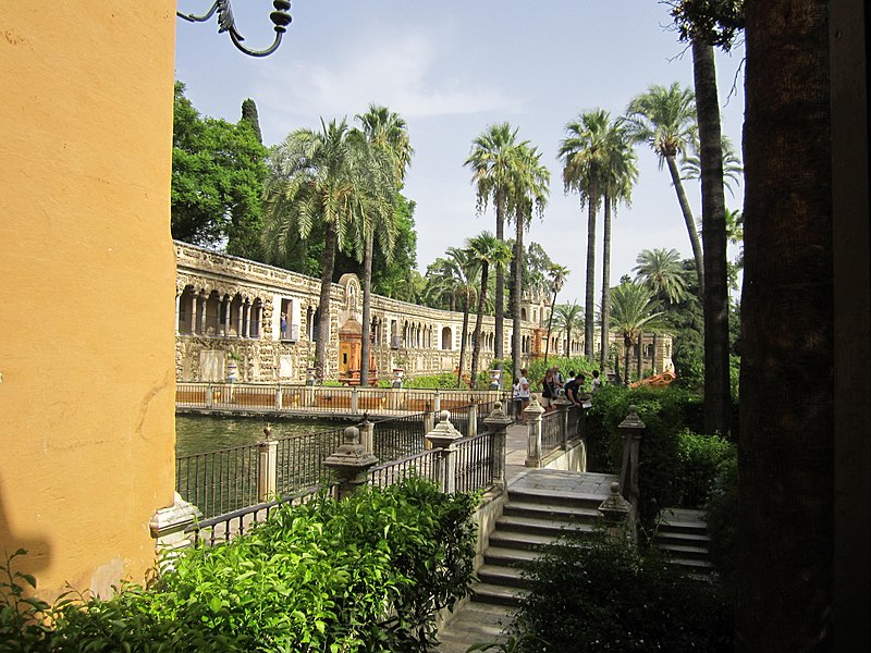 File:Jardines de los Reales Alcázares de Sevilla 01.JPG