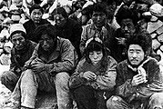 済州島四・三事件の最中で南朝鮮当局による処刑が行われる前の済州島民（1948年5月）