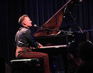 <span class="mw-page-title-main">Joe Stilgoe</span> British singer, pianist and songwriter (born 1979)