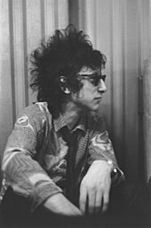 Punk poet John Cooper Clarke in 1979. JohnCooperClarke1979profile.jpg