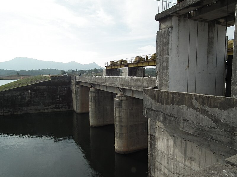 File:Karapuzha Dam, wayanad dist.JPG