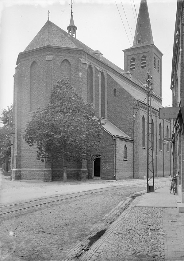 Onze-Lieve-Vrouw-van-Zeven-Smartenkapel (Panningen)