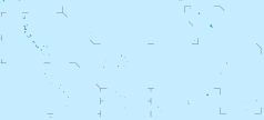 Mapa konturowa Kiribati, blisko lewej krawiędzi u góry znajduje się punkt z opisem „Teaoraereke”