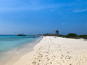 Playa en la isla Pequeña Curazao (Klein Curaçao)