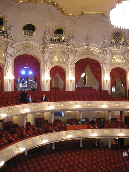 File:Komische Oper Berlin interior Oct 2007 085.jpg