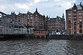 Deutsch: Zollkanal, Kornhausbrücke und Speicherstadt in Hamburg-HafenCity etwa drei Stunden nach dem Morgenhochwasser am 06.12.2013, Wasserstand ca. 4 m über NN.