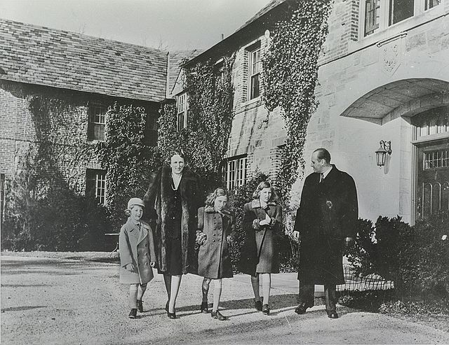 Crown Prince Olav and Crown Princess Märtha with their children Princess Astrid, Princess Ragnhild and Prince Harald at their exile home, Pook's Hill,