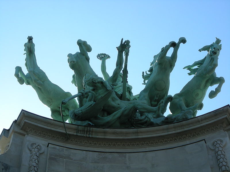 File:L’Immortalité devançant le Temps, Paris 2009.jpg