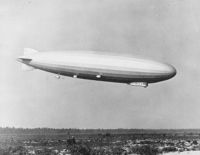 USS Los Angeles arriving at Lakehurst LZ126 arriving at Lakehurst, NJ.jpg