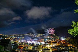 Lagonegro di notte con i fuochi d'artificio in onore del patrono S.Nicola.jpg