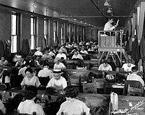 Lector reading at Cuesta-Rey Cigar Company - Tampa, Florida, 1929.jpg